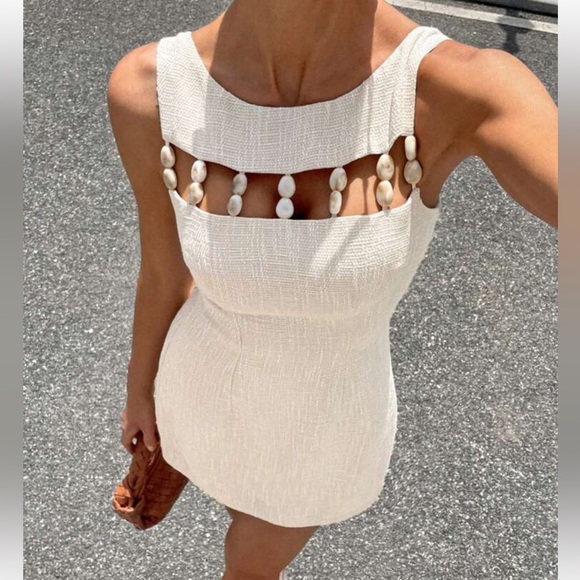 Dresses & Skirts - Beaded marble embellished sleeveless tweed textured cream mini dress (lined)
